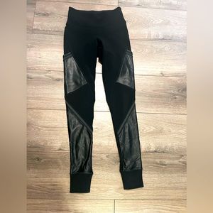 Athleta leggings. Size XXS. So cute 🥰